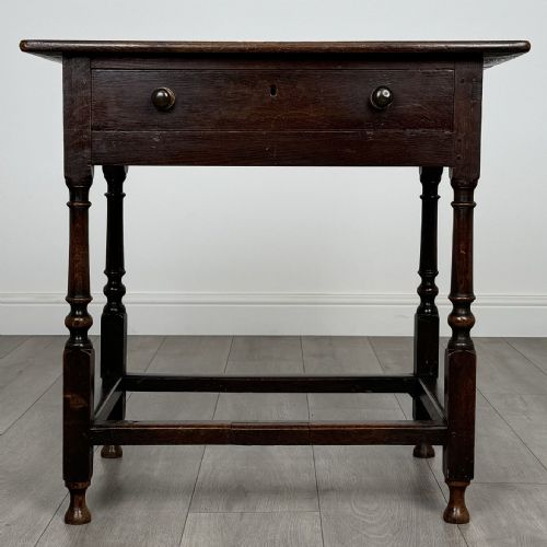 antique 18th century small oak side table - CATEGORY: ANTIQUE TABLES - DATED GEORGIAN
