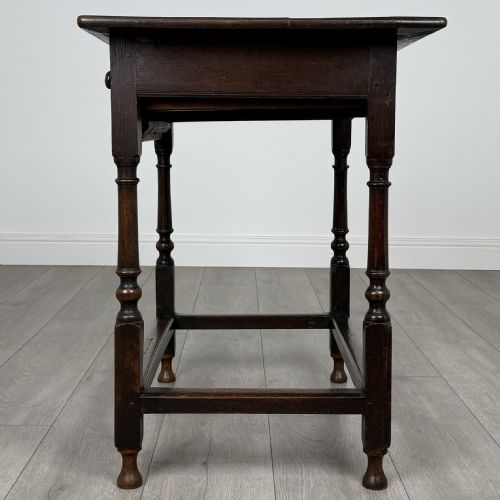 ANTIQUE 18TH CENTURY SMALL OAK SIDE TABLE - ADDITIONAL PHOTO 2