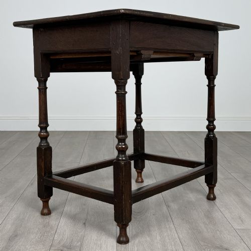 ANTIQUE 18TH CENTURY SMALL OAK SIDE TABLE - ADDITIONAL PHOTO 3