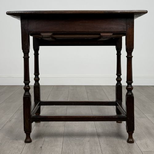 ANTIQUE 18TH CENTURY SMALL OAK SIDE TABLE - ADDITIONAL PHOTO 4