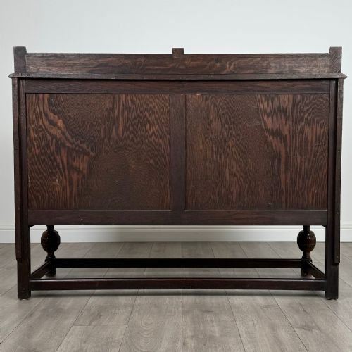 ANTIQUE 20TH CENTURY FINE QUALITY SIDEBOARD IN OAK - ADDITIONAL PHOTO 5
