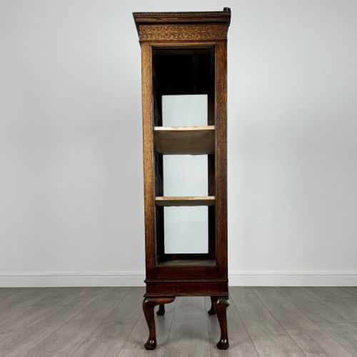 ANTIQUE 20TH CENTURY OAK DISPLAY CABINET OF FINE QUALITY - ADDITIONAL PHOTO 3