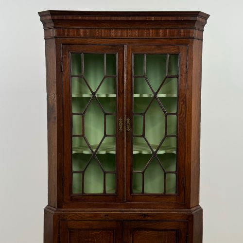 ANTIQUE 18TH CENTURY FINE QUALITY CORNER CABINET IN OAK - ADDITIONAL PHOTO 3