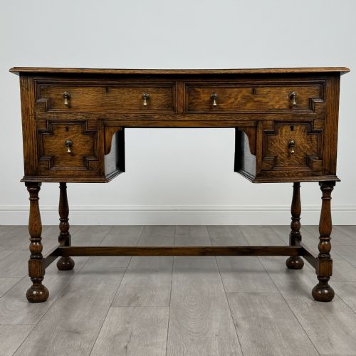 antique 20th century jacobean style desk in oak - CATEGORY: ANTIQUE DESKS - DATED GEORGIAN