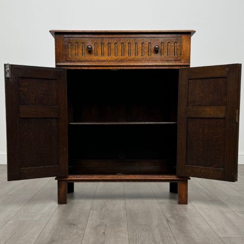 ANTIQUE 20TH CENTURY GOLDEN OAK CUPBOARD - ADDITIONAL PHOTO 1