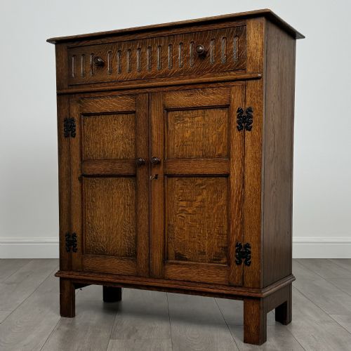 ANTIQUE 20TH CENTURY GOLDEN OAK CUPBOARD - ADDITIONAL PHOTO 2
