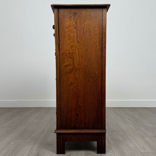 ANTIQUE 20TH CENTURY GOLDEN OAK CUPBOARD - ADDITIONAL PHOTO 3