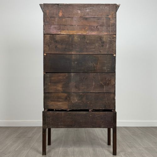 ANTIQUE 18TH CENTURY FINE QUALITY CUPBOARD ON STAND IN OAK - ADDITIONAL PHOTO 5