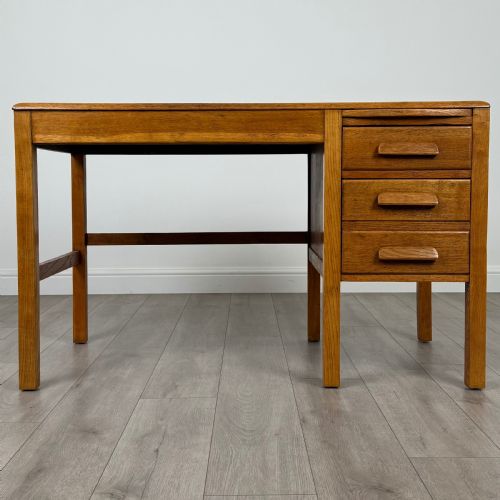 vintage 20th century good quality desk in oak - CATEGORY: ANTIQUE DESKS - DATED EDWARDIAN