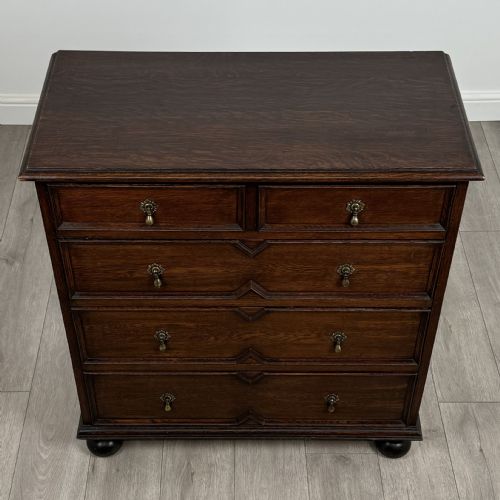 ANTIQUE 20TH CENTURY JACOBEAN STYLE CHEST OF DRAWERS IN OAK - ADDITIONAL PHOTO 7