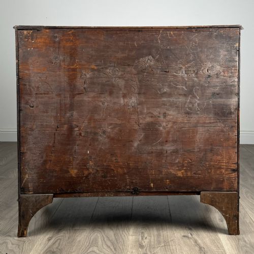 ANTIQUE 18TH CENTURY CHEST OF DRAWERS IN MAHOGANY - ADDITIONAL PHOTO 4