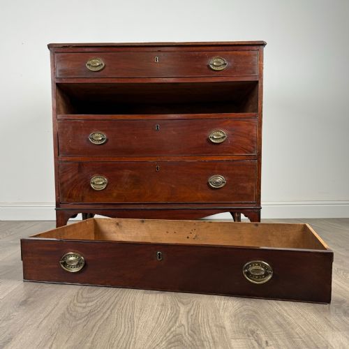 ANTIQUE 18TH CENTURY CHEST OF DRAWERS IN MAHOGANY - ADDITIONAL PHOTO 9
