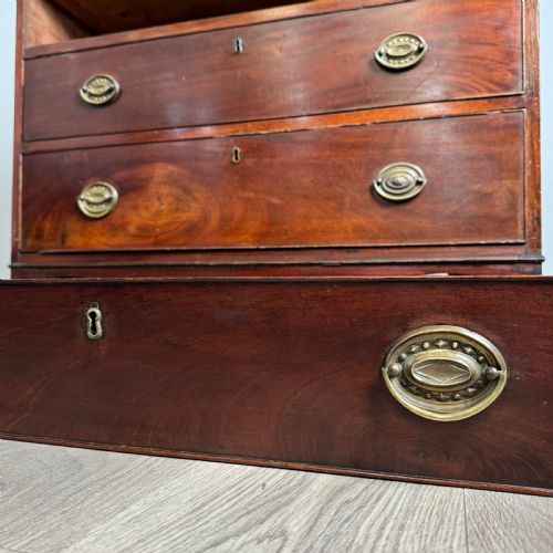 ANTIQUE 18TH CENTURY CHEST OF DRAWERS IN MAHOGANY - ADDITIONAL PHOTO 10