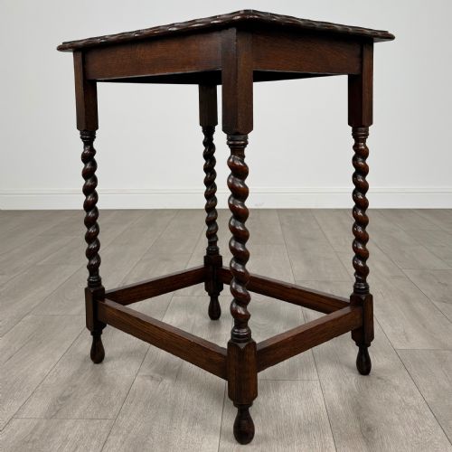 ANTIQUE 20TH CENTURY GOOD QUALITY SIDE TABLE IN OAK - ADDITIONAL PHOTO 5