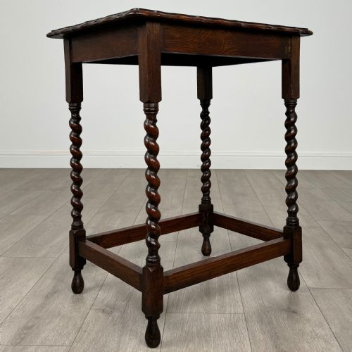 ANTIQUE 20TH CENTURY GOOD QUALITY SIDE TABLE IN OAK - ADDITIONAL PHOTO 7