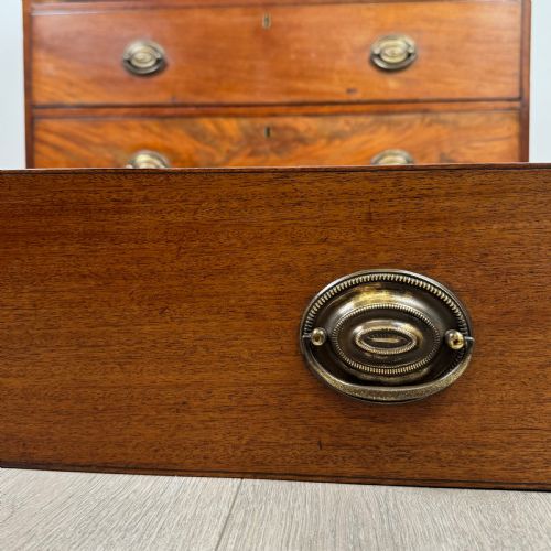 ANTIQUE 18TH CENTURY CHEST OF DRAWERS IN MAHOGANY - ADDITIONAL PHOTO 10
