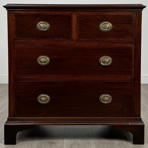 antique 18th century small chest of drawers in mahogany - CATEGORY: ANTIQUE CHEST OF DRAWERS - DATED GEORGIAN