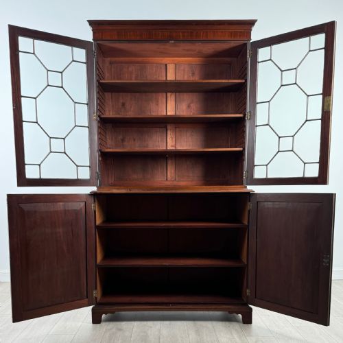 ANTIQUE 18TH CENTURY BOOKCASE ON CUPBOARD IN MAHOGANY - ADDITIONAL PHOTO 2