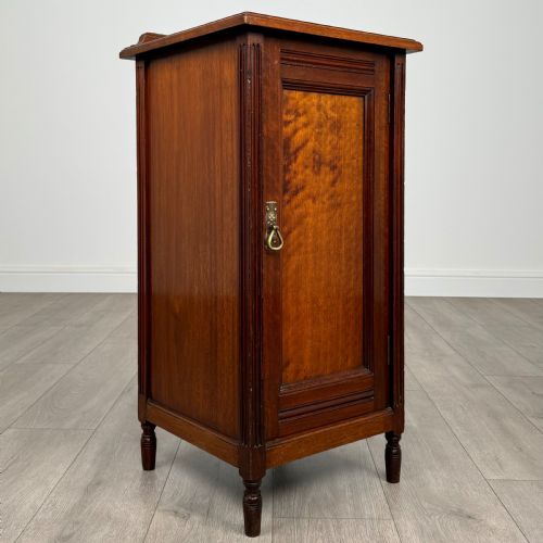 ANTIQUE 20TH CENTURY GOOD QUALITY POT CUPBOARD IN MAHOGANY - ADDITIONAL PHOTO 8