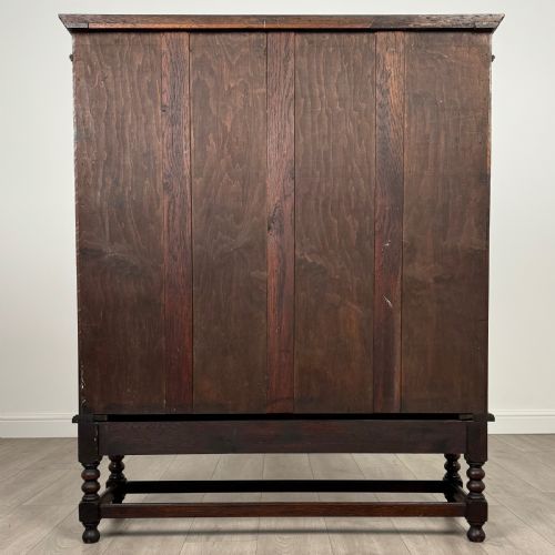 ANTIQUE 20TH CENTURY JACOBEAN STYLE OAK DISPLAY CABINET - ADDITIONAL PHOTO 4