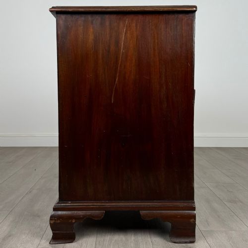 ANTIQUE 18TH CENTURY SMALL CHEST OF DRAWERS IN MAHOGANY - ADDITIONAL PHOTO 2