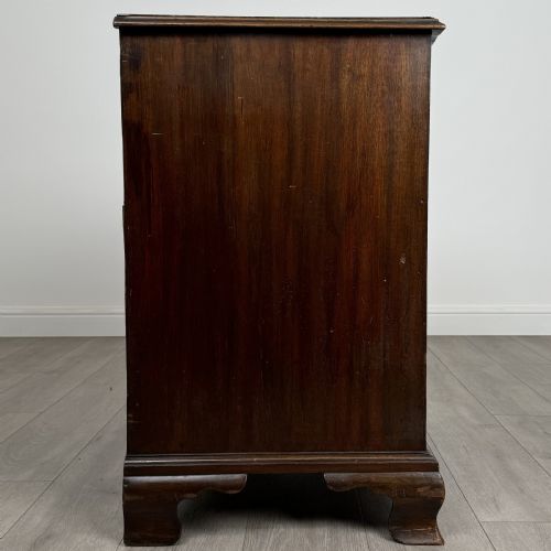 ANTIQUE 18TH CENTURY SMALL CHEST OF DRAWERS IN MAHOGANY - ADDITIONAL PHOTO 6