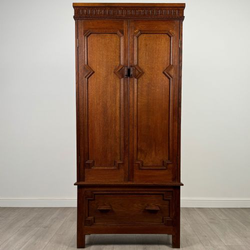 antique 20th century good quality wardrobe in oak - CATEGORY: ANTIQUE WARDROBES - DATED EDWARDIAN