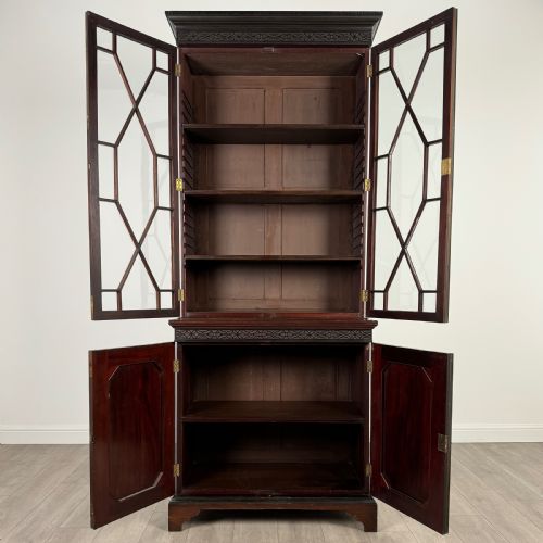 ANTIQUE 19TH CENTURY CHIPPENDALE STYLE BOOKCASE - ADDITIONAL PHOTO 2