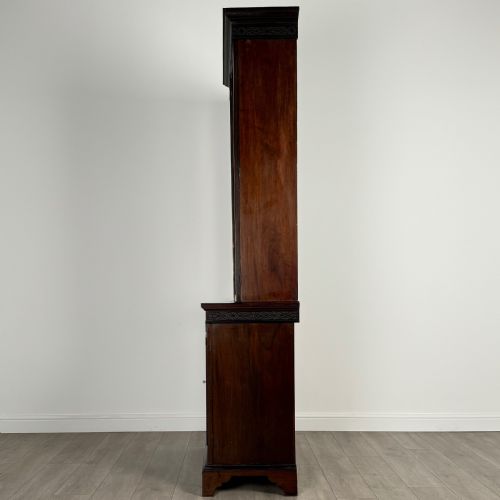 ANTIQUE 19TH CENTURY CHIPPENDALE STYLE BOOKCASE - ADDITIONAL PHOTO 5