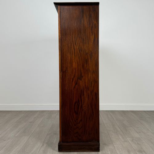 ANTIQUE 20TH CENTURY SMALL OAK WARDROBE OF GOOD QUALITY - ADDITIONAL PHOTO 3