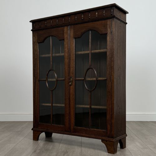 ANTIQUE 20TH CENTURY DISPLAY CABINET IN OAK - ADDITIONAL PHOTO 2