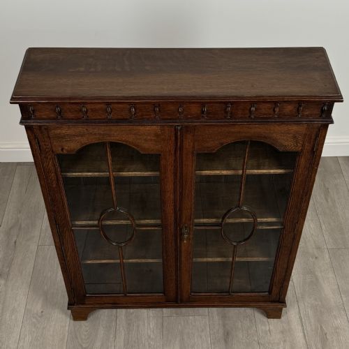 ANTIQUE 20TH CENTURY DISPLAY CABINET IN OAK - ADDITIONAL PHOTO 9