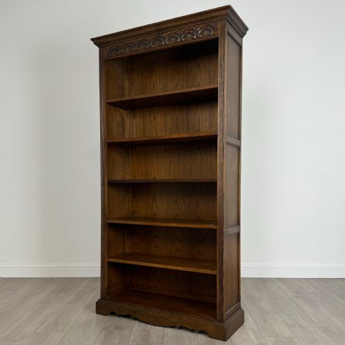 ANTIQUE 20TH CENTURY CARVED OPEN BOOKCASE IN OAK - ADDITIONAL PHOTO 1