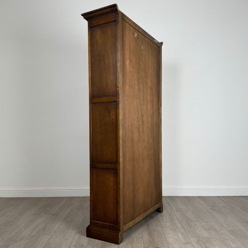 ANTIQUE 20TH CENTURY CARVED OPEN BOOKCASE IN OAK - ADDITIONAL PHOTO 3