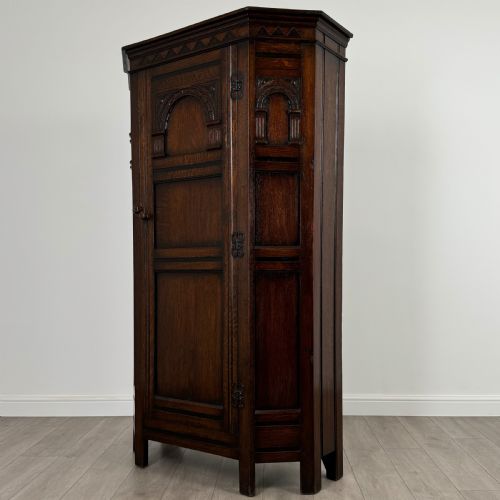 ANTIQUE 20TH CENTURY FINE QUALITY WARDROBE IN OAK - ADDITIONAL PHOTO 2