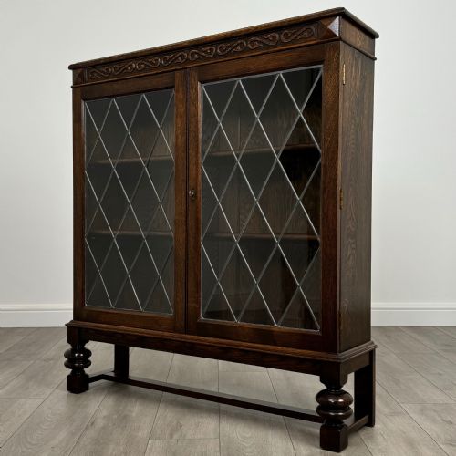 ANTIQUE 20TH CENTURY FINE QUALITY DISPLAY CABINET IN OAK - ADDITIONAL PHOTO 2