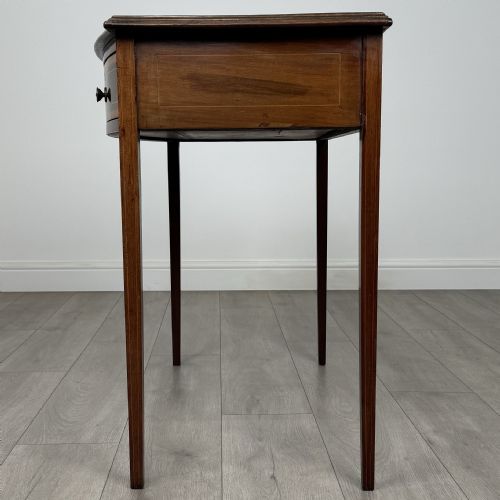 ANTIQUE 20TH CENTURY FINE QUALITY WRITING TABLE IN MAHOGANY - ADDITIONAL PHOTO 2