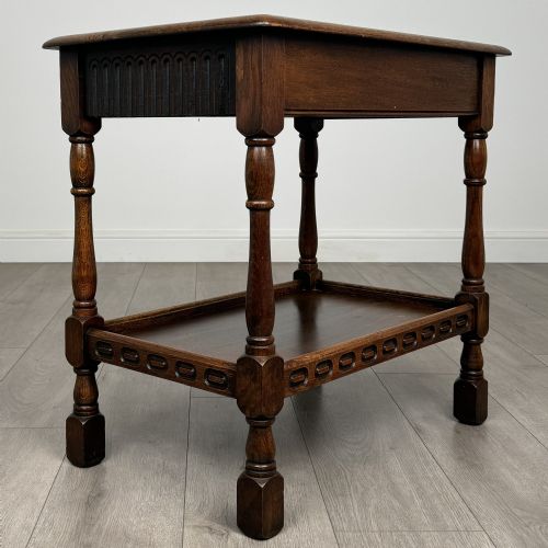 ANTIQUE 20TH CENTURY CARVED OAK SIDE TABLE - ADDITIONAL PHOTO 3