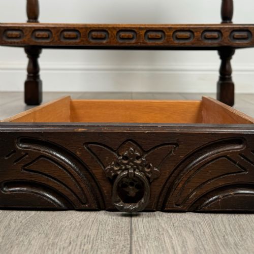ANTIQUE 20TH CENTURY CARVED OAK SIDE TABLE - ADDITIONAL PHOTO 10