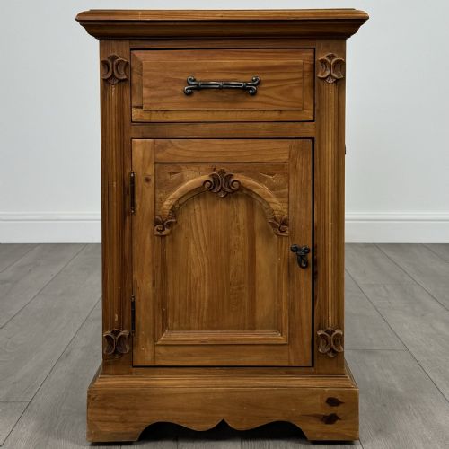 VINTAGE 20TH CENTURY PAIR OF GOTHIC STYLE BEDSIDE CABINETS - ADDITIONAL PHOTO 4