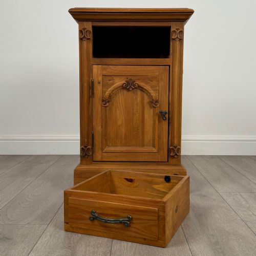 VINTAGE 20TH CENTURY PAIR OF GOTHIC STYLE BEDSIDE CABINETS - ADDITIONAL PHOTO 14