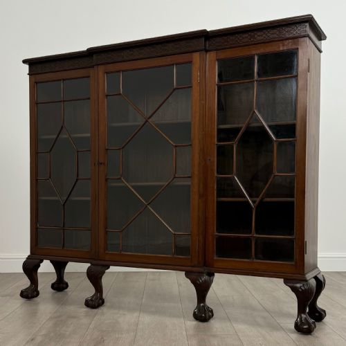 ANTIQUE 20TH CENTURY FINE QUALITY DISPLAY CABINET IN MAHOGANY - ADDITIONAL PHOTO 2