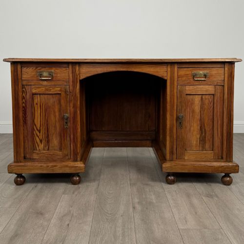 antique 20th century fine quality desk in pitch pine - CATEGORY: ANTIQUE DESKS - DATED EDWARDIAN
