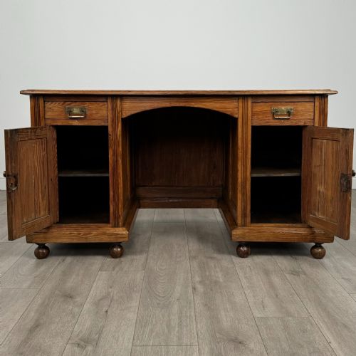 ANTIQUE 20TH CENTURY FINE QUALITY DESK IN PITCH PINE - ADDITIONAL PHOTO 1
