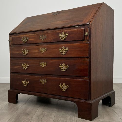 ANTIQUE 18TH CENTURY FINE QUALITY BUREAU IN MAHOGANY - ADDITIONAL PHOTO 2