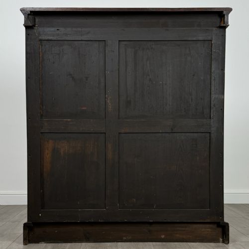 ANTIQUE 20TH CENTURY FINE QUALITY DISPLAY CABINET IN WALNUT - ADDITIONAL PHOTO 6