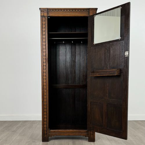 ANTIQUE 20TH CENTURY FINE QUALITY SMALL OAK WARDROBE - ADDITIONAL PHOTO 1