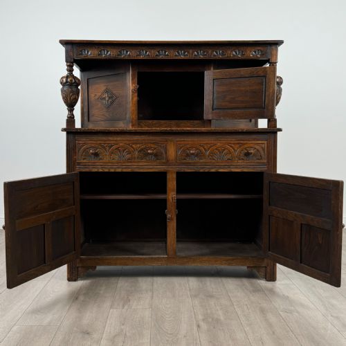 ANTIQUE 20TH CENTURY COURT CUPBOARD IN OAK - ADDITIONAL PHOTO 1