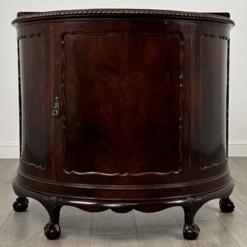 ANTIQUE 20TH CENTURY DEMILUNE CUPBOARD IN MAHOGANY