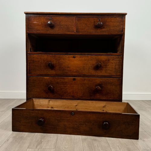 ANTIQUE 18TH CENTURY FINE QUALITY CHEST OF DRAWERS IN MAHOGANY - ADDITIONAL PHOTO 9